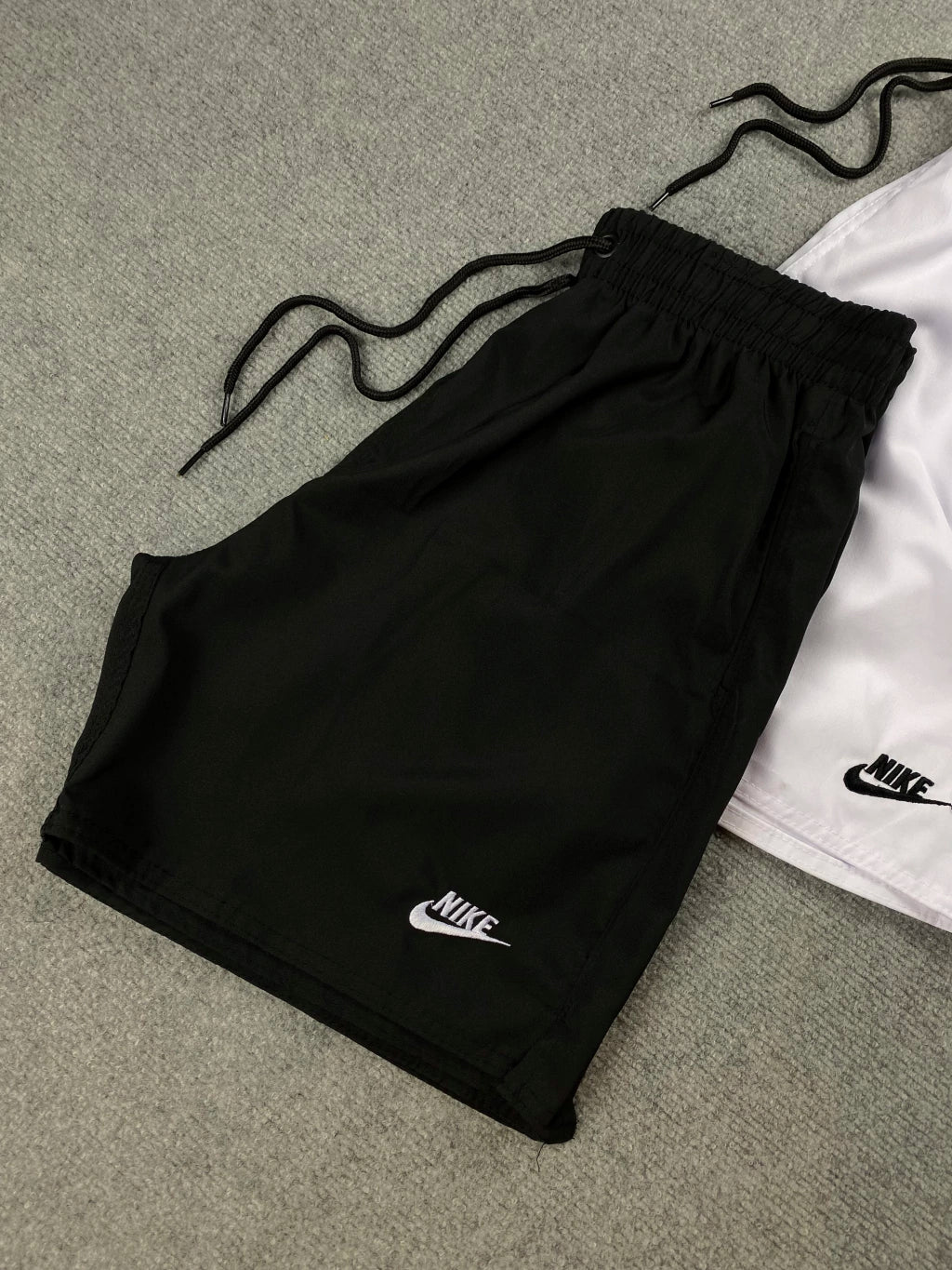 Kit com 2 Bermuda Nike Club