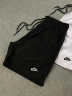 Kit com 2 Bermuda Nike Club